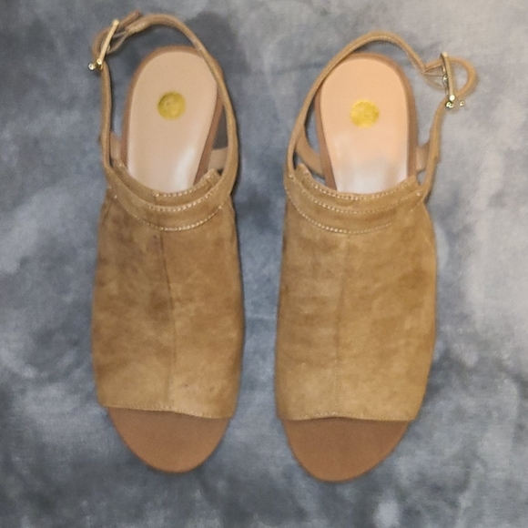 Dressbarn Sling-back Block Heel Sandals - Picture 2 of 4